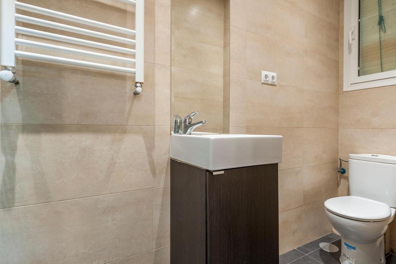 Atocha VI - Elegancia Urbana En Una Ubicacion Privilegiada มาดริด ภายนอก รูปภาพ